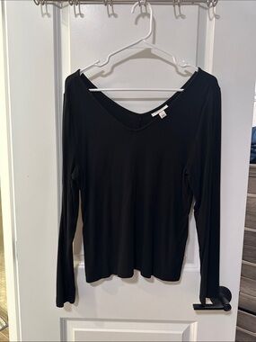Women’s Black Ribbed V-Neck Long Sleeve Top
